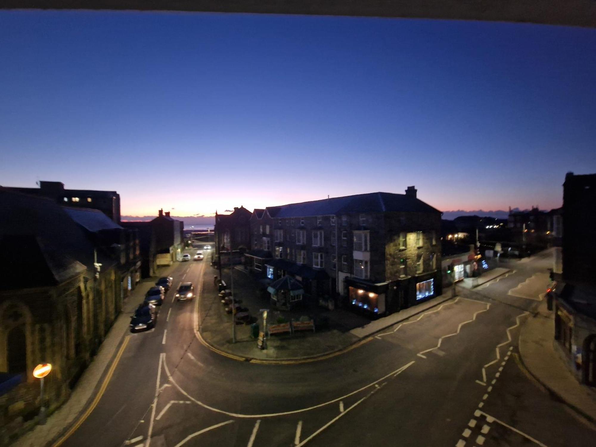 Luxury 4 Bedroom Seaside - Glan Y Werydd House Apartment *
