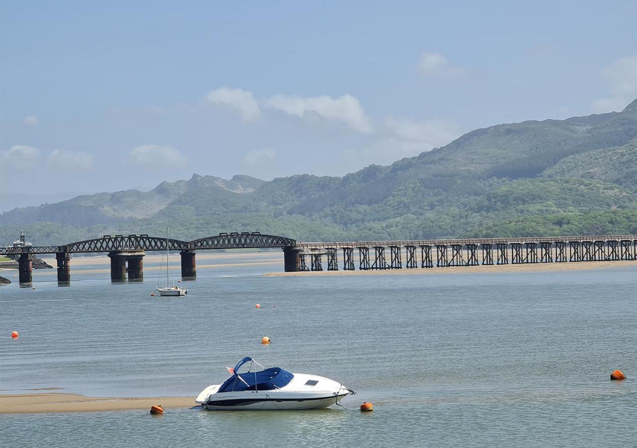 Apartment Luxury 4 Bedroom Seaside - Glan Y Werydd House