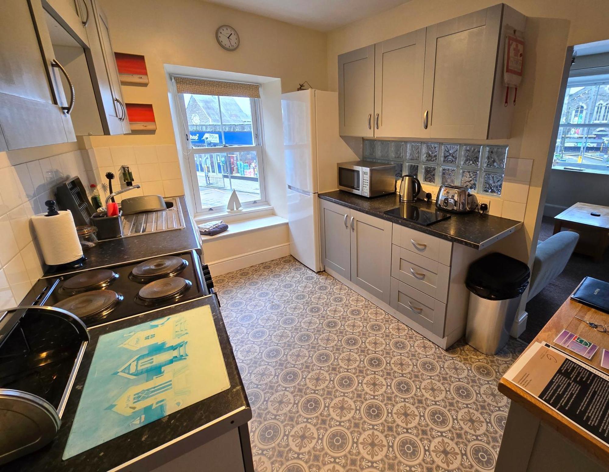 Luxury 4 Bedroom Seaside - Glan Y Werydd House